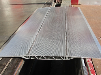 Dock levelers