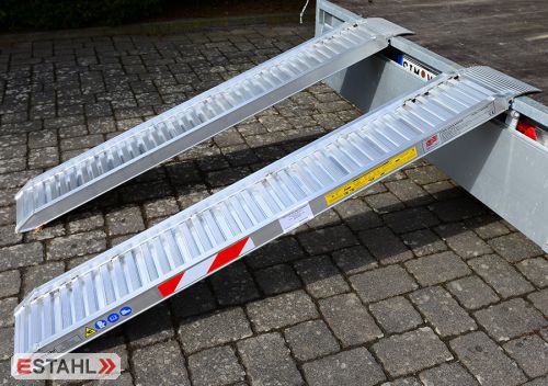 1 pair of heavy-duty ramps with edges